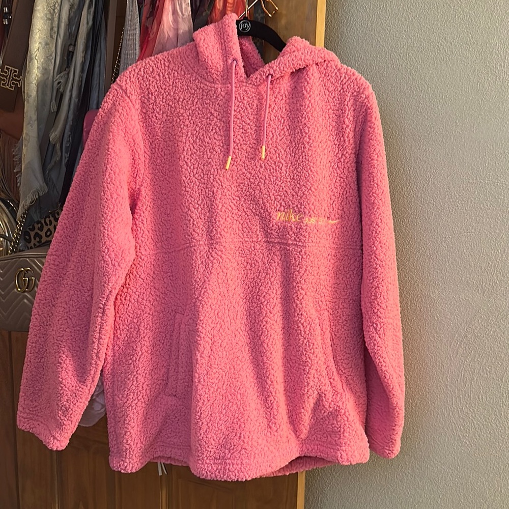 Nike hot pink therma fit fleece xs